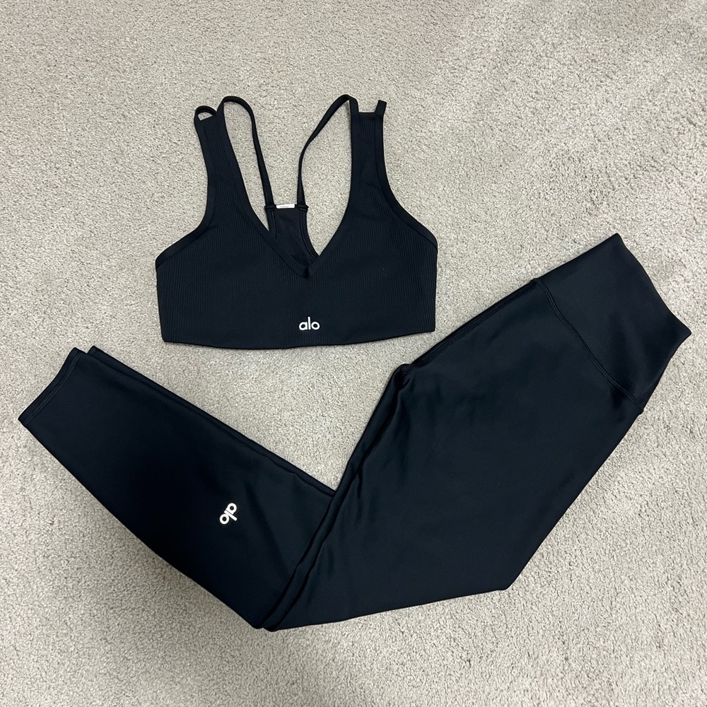 ALO Yoga Women's Black Workout Set